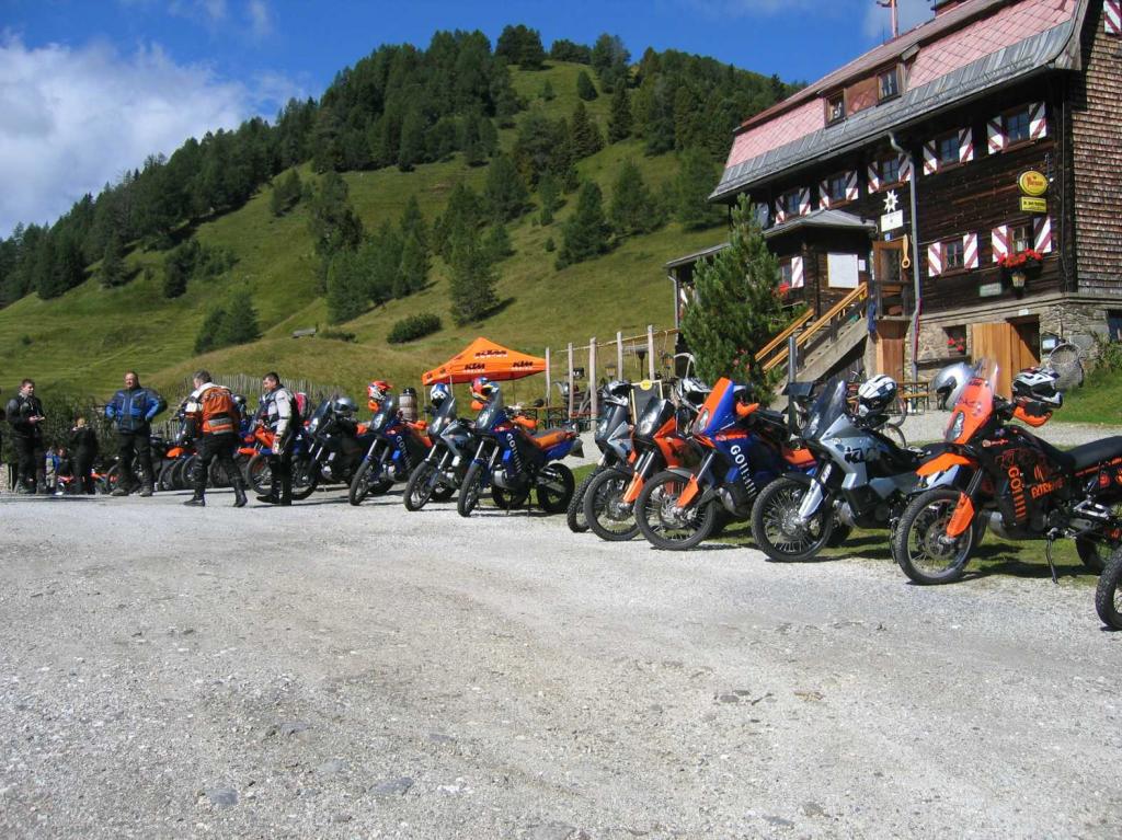 4.LC8.info_KTMBackes_008.JPG