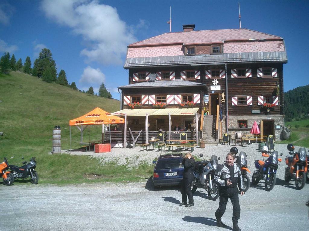 4.LC8.info_JonathanKelly_046.JPG